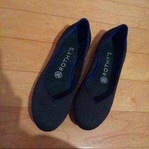 Rothys round flats